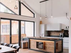 Fridge, oven, dishwasher, toaster