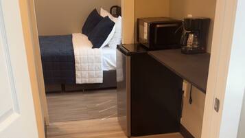 2 bedrooms, desk, free WiFi, bed sheets