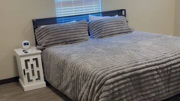 1 bedroom, desk, free WiFi, bed sheets