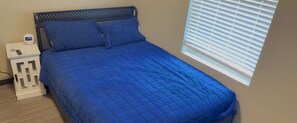 1 bedroom, desk, free WiFi, bed sheets