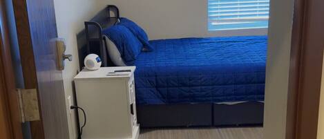 1 bedroom, desk, free WiFi, bed sheets