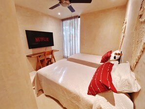 1 chambre, fer et planche à repasser, Wi-Fi gratuit, draps fournis