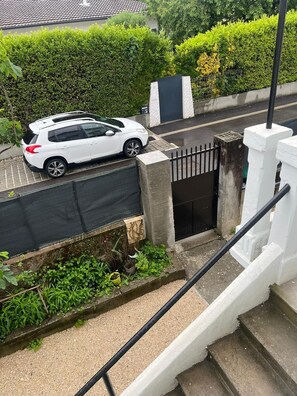 Property grounds - Le NID modern studio (Saint-Martin-d'Hères)