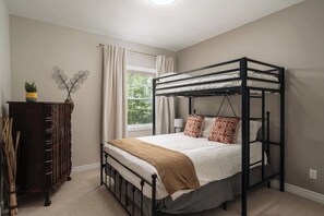 2 bedrooms, iron/ironing board, WiFi, bed sheets