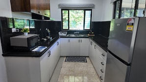 Fridge, microwave, stovetop, electric kettle
