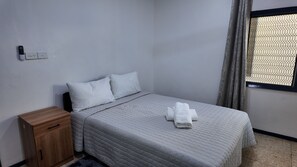 2 chambres, fer et planche à repasser, Wi-Fi gratuit, draps fournis