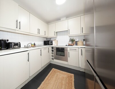 Exquisite and modern 2bed apartment in city centre