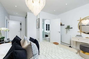Iron/ironing board, internet, bed sheets