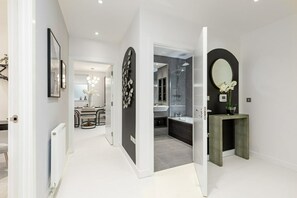 Douche, sèche-cheveux