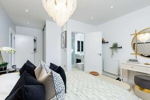 Fer et planche à repasser, accès Internet, draps fournis