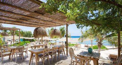 Tropical Garden Escape at Masbango - Jan Thiel