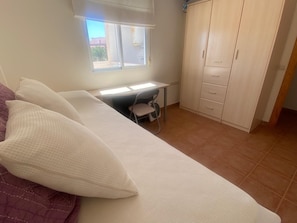 Iron/ironing board, WiFi, bed sheets