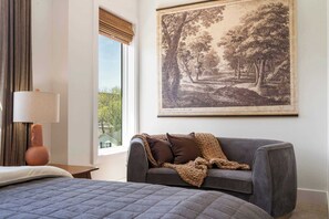 2 bedrooms, desk, iron/ironing board, WiFi
