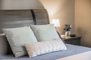 4 habitaciones, escritorio, tabla de planchar con plancha y wifi 