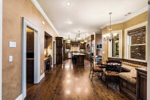 Dining - The Highlands mansion and events, sleeps 28 (Decatur)