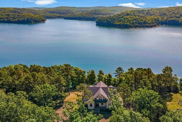 Exterior - Lakefront at War Eagle (Little Flock)