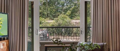 Televisión, chimenea