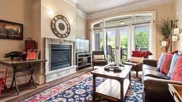 TV, fireplace