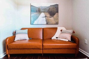 Televisión, chimenea, oficina