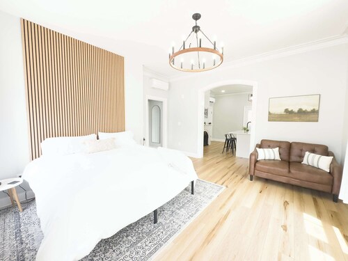 Jennifer's Spa-Like Apt King Bed Historic Broadway