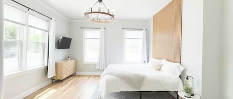 1 habitación, escritorio, tabla de planchar con plancha y wifi