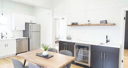 Jennifer's Stylish & Modern Broadway Getaway