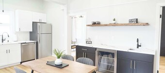 Jennifer's Stylish & Modern Broadway Getaway