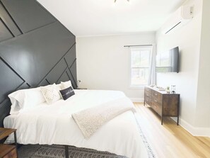 1 sovrum, skrivbord, strykjärn/strykbräda och gratis wi-fi