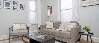 Jennifer's Stylish & Modern Broadway Getaway