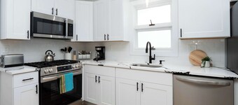 Jennifer's Stylish & Modern Broadway Getaway