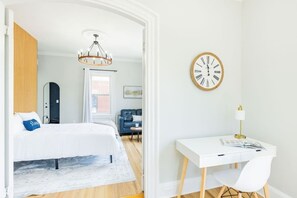 1 habitación, escritorio, tabla de planchar con plancha y wifi gratis 