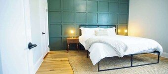 Jennifer's Comfy & Stylish Broadway Escape