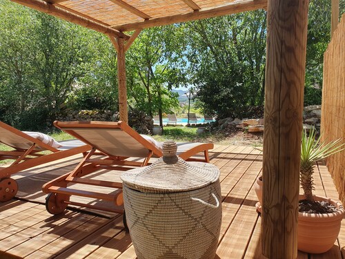 Maison ardéchoise en pierre avec piscine privée, jardin, et vue sur les Cévènnes