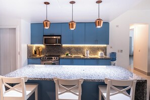 Fridge, microwave, oven, stovetop - Oceanview Condo with Pool (Unknown)