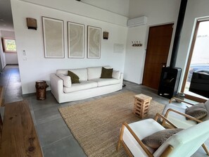 Smart TV y chimenea