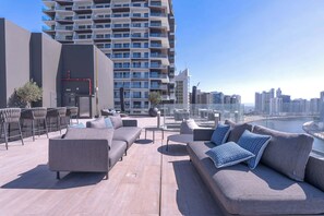 Property grounds - StayShort - Studio in 15 Northside Sleeps 2 with City Views (Business Bay)