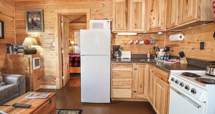 NEW Cozy Pet-Friendly 1 bedroom in the Heart of Grand Lake
