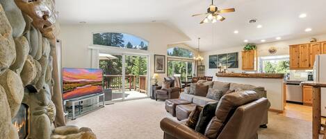 Smart-TV, Kamin, DVD-Player, Stereoanlage