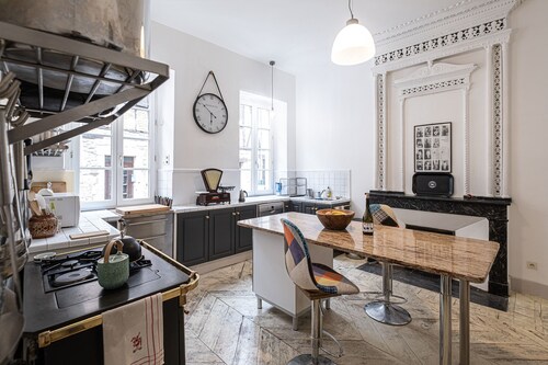 Belvédère de Montmiral - Terrace and Garden