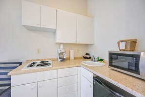 شقة (0 Bedroom) | المنشأة من الداخل