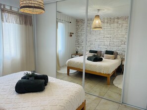 3 bedrooms, iron/ironing board, WiFi, bed sheets