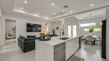 House (4 Bedrooms) | Interior