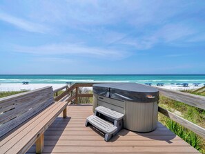 Outdoor spa tub - 4BR Beachfront Home w/ Hot tub & Private neighborhood beach access! (Santa Rosa Beach)