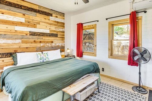 5 Mi to Joshua Tree National Park: Desert Oasis!