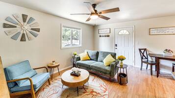 Rumah (1 Bedroom) | Bagian depan properti