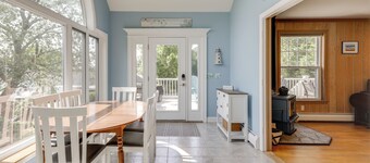 Gem of Narragansett Beach, House Retreat!