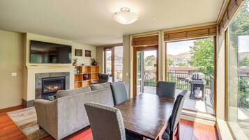 Apartment (2 Bedrooms) | Front of property