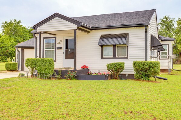 House (2 Bedrooms) | Front of property