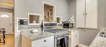 3 Mi to Dtwn Okc: Inviting Home w/ Yard!