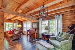 House (3 Bedrooms) | Interior - Waterfront Cabin on Lake Sinclair w/ Private Dock! (Eatonton)